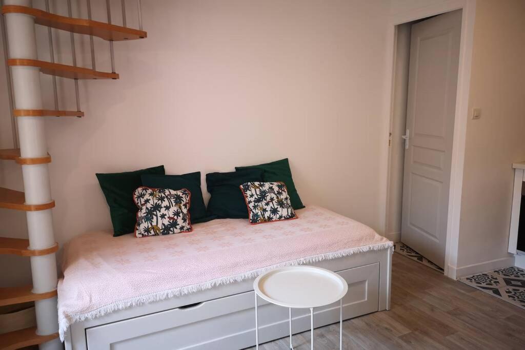 maison de village meublée avec terrasse Donzère Esterno foto