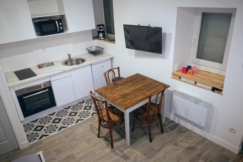 maison de village meublée avec terrasse Donzère Esterno foto