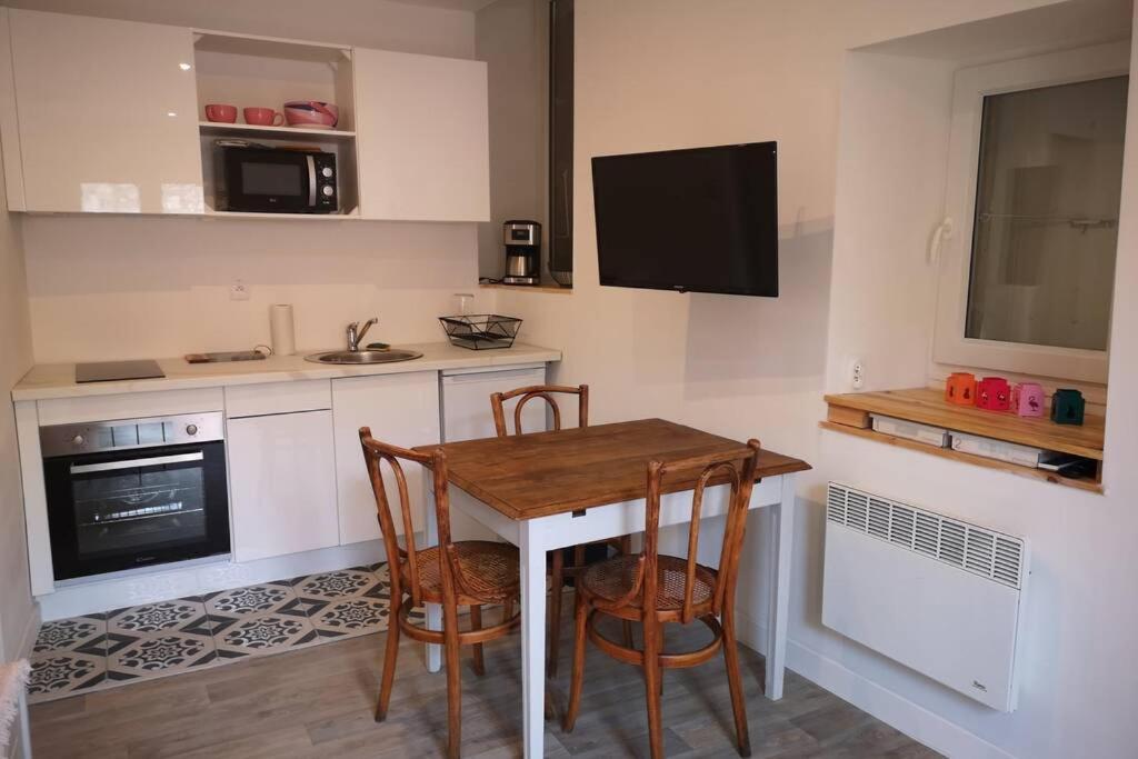 maison de village meublée avec terrasse Donzère Esterno foto