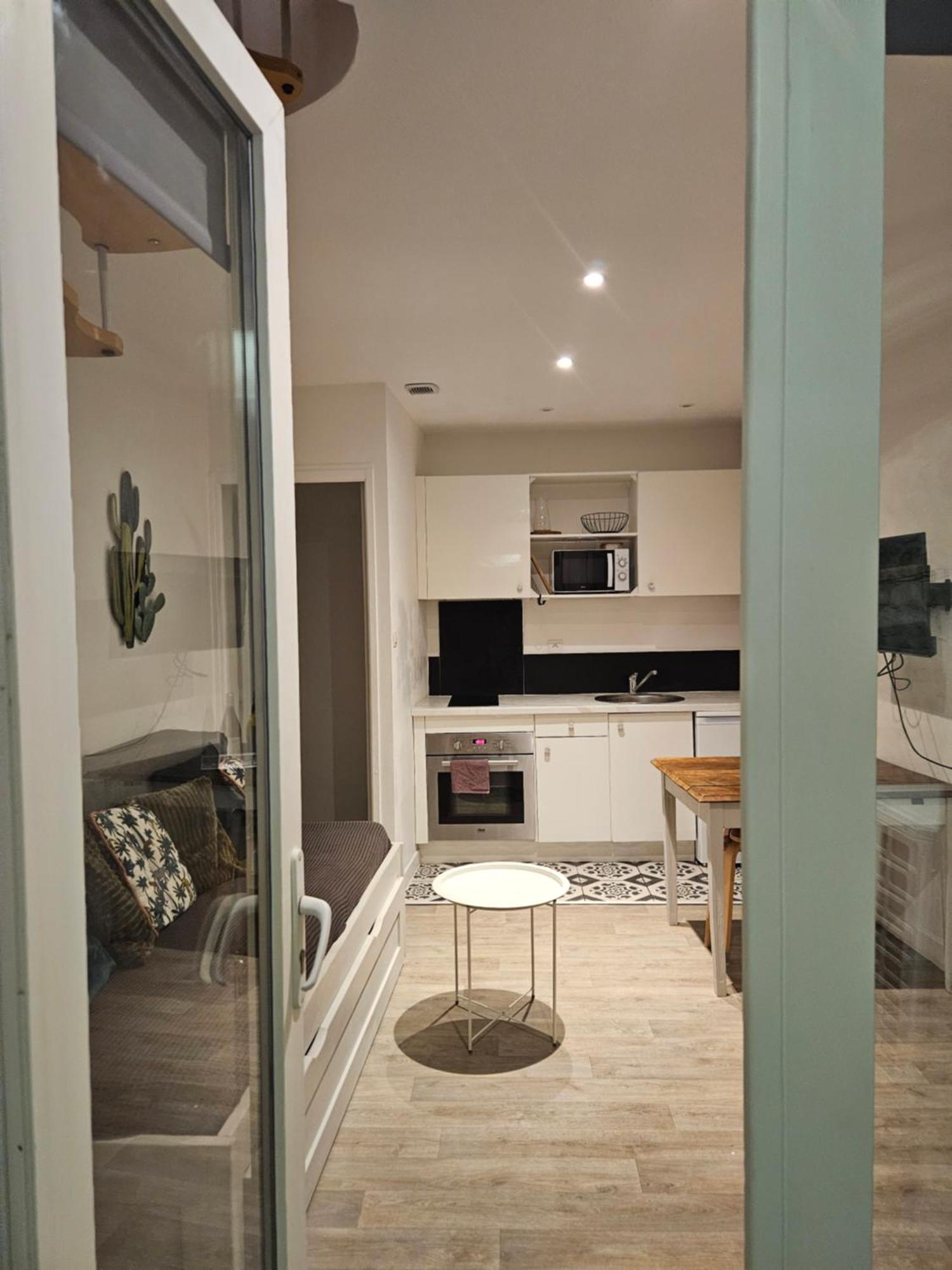 maison de village meublée avec terrasse Donzère Esterno foto